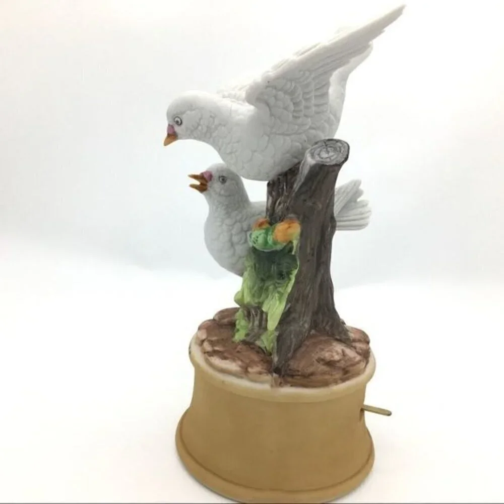 Vintage Shafford Porcelain Love Doves Musical Box Figurine